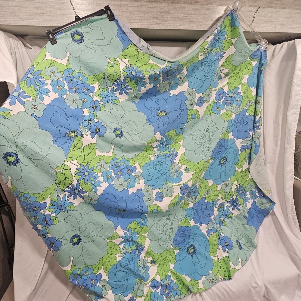 VINTAGE 60’s 70’s Round Blue Green Floral Tablecloth 66” Shabby Retro MCM